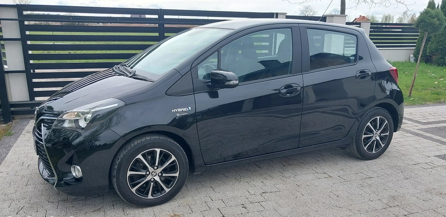 Toyota Yaris cena 47900 przebieg: 58000, rok produkcji 2015 z Tarnobrzeg małe 56